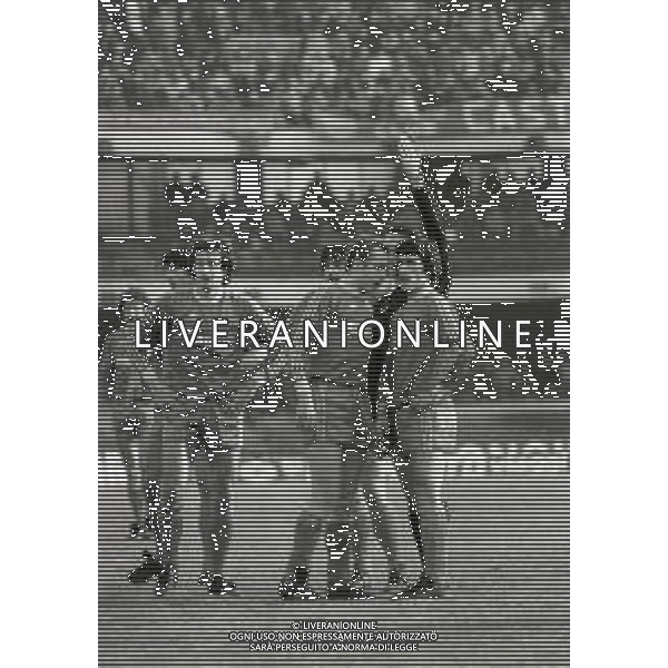 20-12-1981 VERONA-CAMPIONATO DI CALCIO SERIE B VERONA-SAMPDORIA 2-1 NELLA FOTO FRANCESCO GUIDOLIN-MAURO GIBELLINI AG ALDO LIVERANI SAS