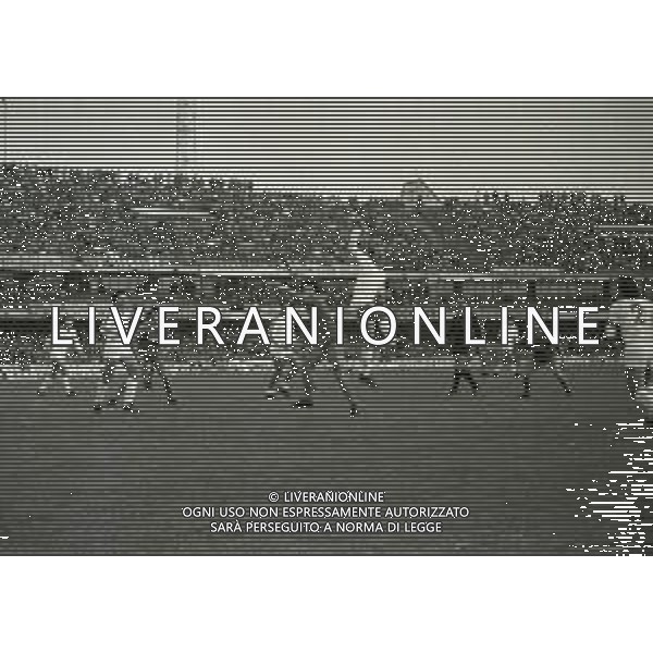 20-12-1981 VERONA-CAMPIONATO DI CALCIO SERIE B VERONA-SAMPDORIA 2-1 NELLA FOTO AZIONE DI GIOCO AG ALDO LIVERANI SAS