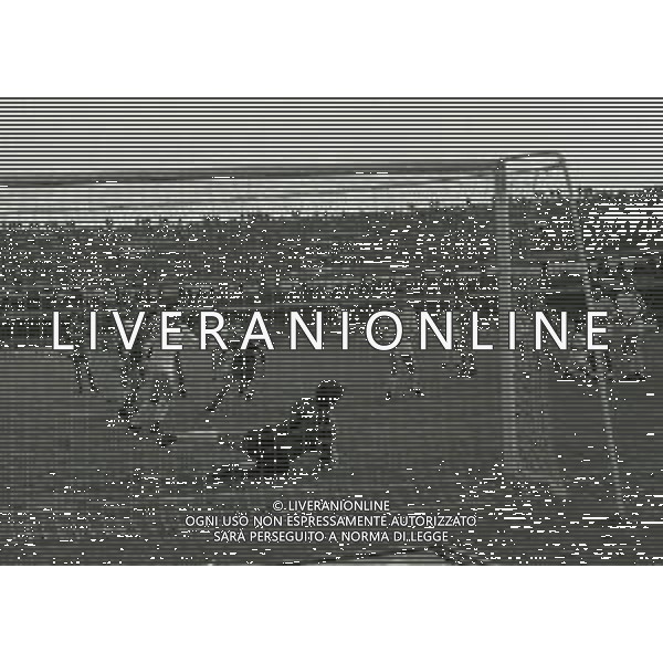 20-12-1981 VERONA-CAMPIONATO DI CALCIO SERIE B VERONA-SAMPDORIA 2-1 NELLA FOTO AZIONE DI GIOCO AG ALDO LIVERANI SAS