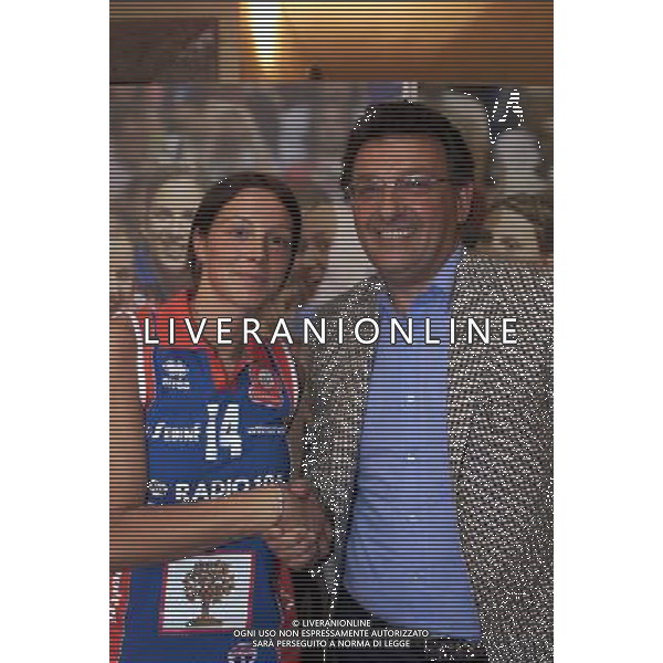 Brignano Gera D\'Adda 13/06/2005 Foppapedretti Volley Presenta Eleonora Lo Bianco nella foto: Eleonora Lo Bianco con Luciano Bonetti il Presidente foto Pasinetti / Ag.Aldo Liverani
