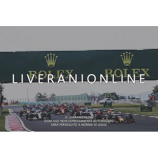Max Verstappen (NLD) Red Bull Racing RB15 leads at the start of the race. 04.08.2019. Formula 1 World Championship, Rd 12, Hungarian Grand Prix, Budapest, Hungary, Race Day. AG ALDO LIVERANI SAS-ONLY ITALY
