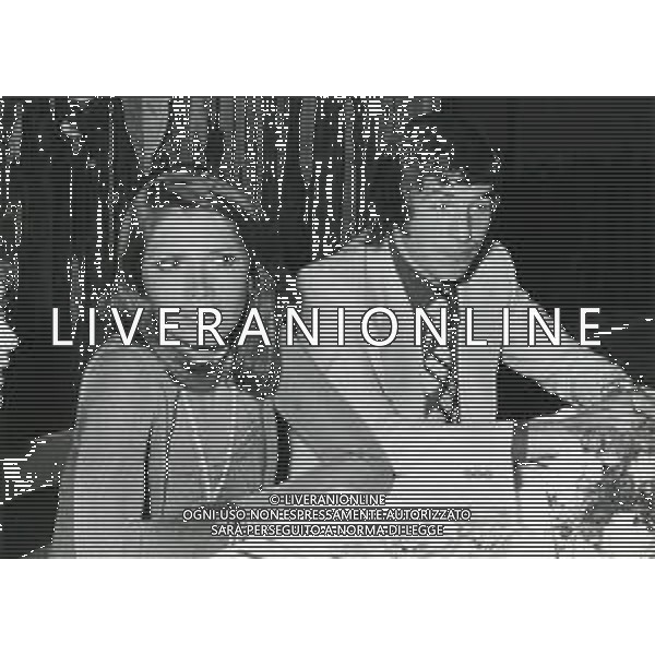 RETROSPETTIVA GIANCARLO ODDI CALCIATORE E ALLENATORE NELLA FOTO GIANCARLO ODDI CON LAURA BELLI AG ALDO LIVERANI SAS