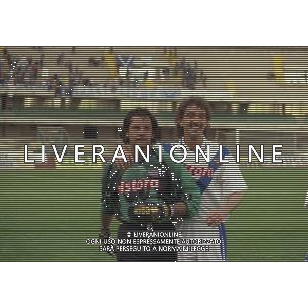 25-04-1999 VERONA-CAMPIONATO DI CALCIO SERIE B VERONA BRESCIA 0-2 NELLA FOTO MAURO ROSIN E VITTORIO MERO A FINE GARA AG ALDO LIVERANI SAS