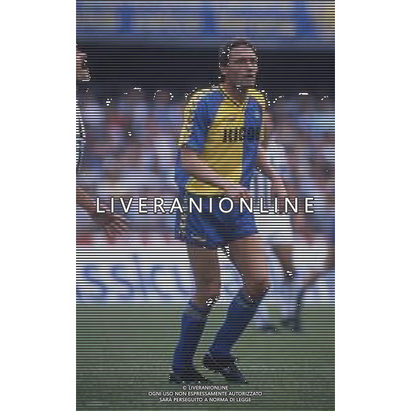 RETROSPETTIVA PREBEN LARSEN ELKJAER CALCIATORE NELLA FOTO PREBEN LARSEN ELKJAER CON LA MAGLIA DEL VERONA CALCIO NELL\'ANNO 1987-88 AG ALDO LIVERANI SAS