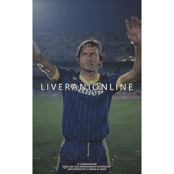 RETROSPETTIVA PREBEN LARSEN ELKJAER CALCIATORE NELLA FOTO PREBEN LARSEN ELKJAER CON LA MAGLIA DEL VERONA CALCIO NELL\'ANNO 1984 AG ALDO LIVERANI SAS