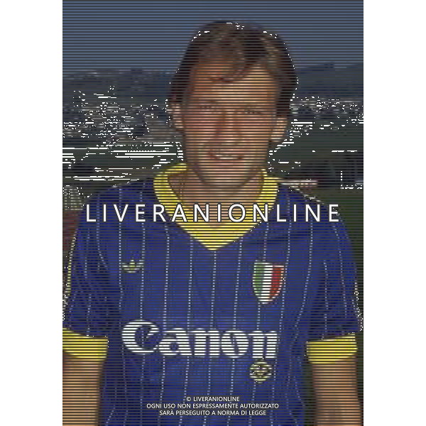 RETROSPETTIVA PREBEN LARSEN ELKJAER CALCIATORE NELLA FOTO PREBEN LARSEN ELKJAER CON LA MAGLIA DEL VERONA CALCIO NELL\'ANNO 1985 AG ALDO LIVERANI SAS