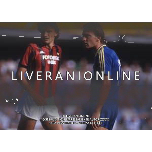 RETROSPETTIVA PREBEN LARSEN ELKJAER CALCIATORE NELLA FOTO PREBEN LARSEN ELKJAER CON LA MAGLIA DEL VERONA CALCIO NELL\'ANNO 1985-1986 AG ALDO LIVERANI SAS