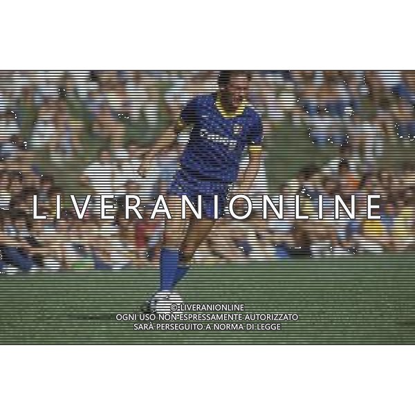 RETROSPETTIVA PREBEN LARSEN ELKJAER CALCIATORE NELLA FOTO PREBEN LARSEN ELKJAER CON LA MAGLIA DEL VERONA CALCIO NELL\'ANNO 1985-86 AG ALDO LIVERANI SAS