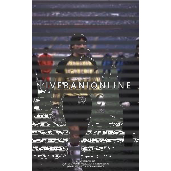 RETROSPETTIVA GIULIO NUCIARI CALCIATORE 1987-88 NELLA FOTO GIULIO NUCIARI CON LA MAGLIA DEL MILAN CALCIO AG ALDO LIVERANI SAS