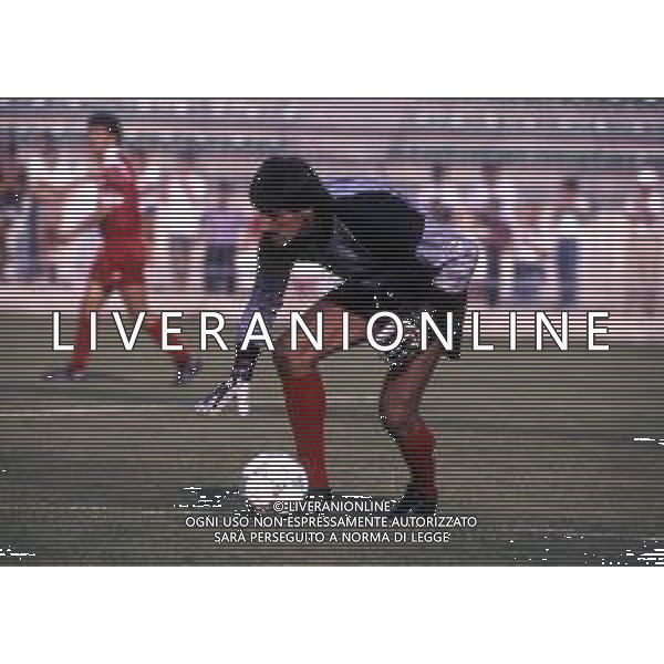 RETROSPETTIVA GIULIO NUCIARI CALCIATORE NELLA FOTO GIULIO NUCIARI CON LA MAGLIA DEL MONZA CALCIO NELL\'ANNO 1988-89 AG ALDO LIVERANI SAS