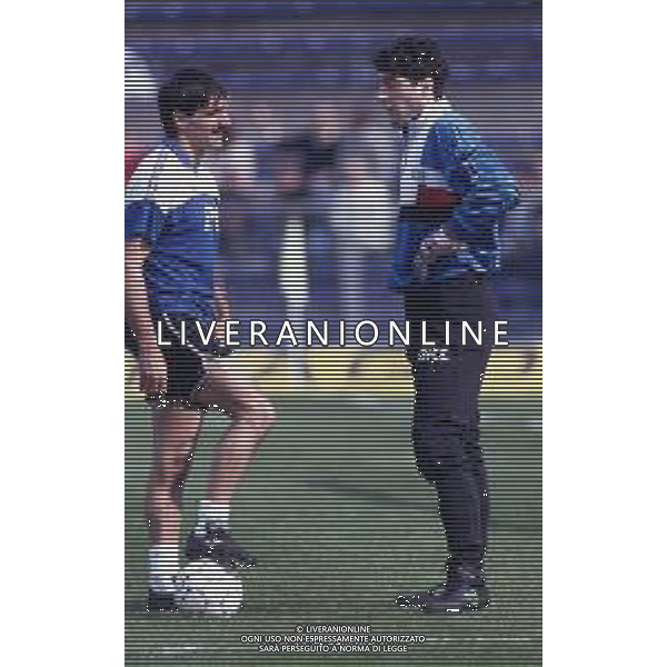 RETROSPETTIVA GIULIO NUCIARI CALCIATORE 1990-1991 NELLA FOTO GIULIO NUCIARI CON LA MAGLIA DELLA SAMPDORIA CON GIANLUCA PAGLIUCA AG ALDO LIVERANI SAS