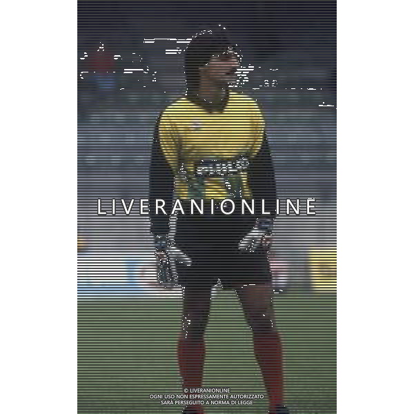 RETROSPETTIVA GIULIO NUCIARI CALCIATORE NELLA FOTO GIULIO NUCIARI CON LA MAGLIA DEL MONZA CALCIO NELL\'ANNO 1988-89 AG ALDO LIVERANI SAS