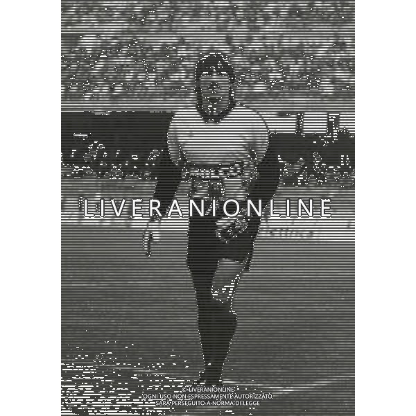 RETROSPETTIVA GIULIO NUCIARI CALCIATORE NELLA FOTO GIULIO NUCIARI CON LA MAGLIA DEL MONZA CALCIO NELL\'ANNO 1988-89 AG ALDO LIVERANI SAS