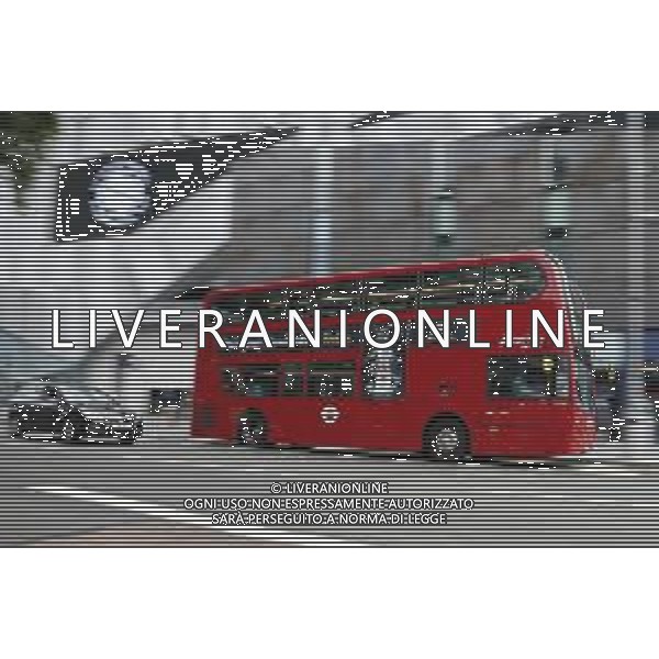 CITTA\' DI LONDRA - 04/08/2019 nella foto: un autobus a due piani in movimento ©Claudio Zamagni/Agenzia Aldo Liverani s.a.s.