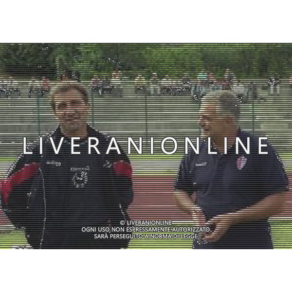 1999 retrospettiva gianfranco motta allenatore pro vercelli nella foto gianfranco motta allenatore pro vercelli con osvaldo iaconi allenatore savoia calcio ag aldo liverani sas