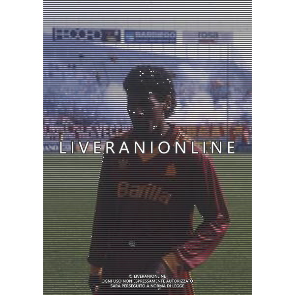 RETROSPETTIVA ALDAIR CALCIATORE NELLA FOTO ALDAIR CON LAMAGLIA DELLA ROMA CALCIO AG ALDO LIVERANI SAS