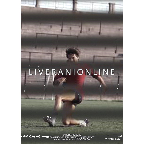 RETROSPETTIVA CLAUDIO ONOFRI CALCIATORE E ALLENATORE NELLA FOTO CLAUDIO ONOFRI CON LAMAGLIA DEL TORINO CALCIO AG ALDO LIVERANI SAS