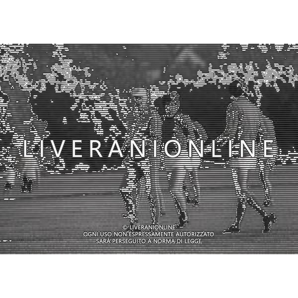 1974 CAMPIONATO DEL MONDO DI CALCIO GERMANIA 74 ALLENAMENTO NAZIONALE ITALIANA NELLA FOTO FERRUCCIO VALCAREGGI E GIANNI RIVERA AG ALDO LIVERANI SAS