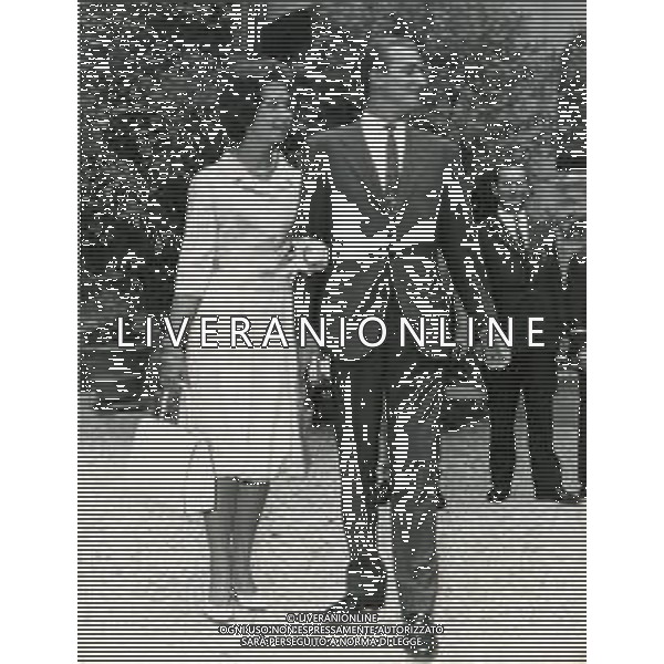 RETROSPETTIVA RETROSPETTIVA RE JUAN CARLOS DI SPAGNA NELLA FOTO RE JUAN CARLOS DI SPAGNA CON LA MOGLIE SOPHIA DI GRECIA SONO OSPITI DELL\'INFANTA DI SPAGNA MOGLIE DEL PRINCIPEALESSANDRO TORLONIA A ROMA GIUGNO 1962 AG ALDO LIVERANI SAS    