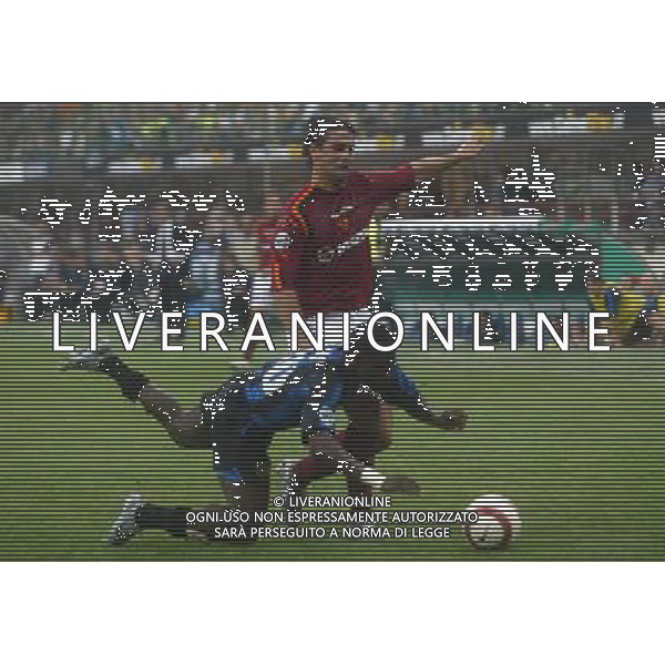 MILANO STADIO MEAZZA 15/6/2005 INTER-ROMA FINALE TIM CUP NELLA FOTO MARTINS OBAFEMI E CHIVU CRISTIAN FOTO AG ALDO LIVERANI