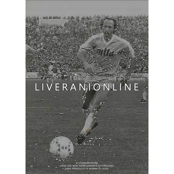 RETROSPETTIVA FRANCESCO CASAGRANDE CALCIATORE NELLA FOTO FRANCESCO CASAGRANDE CON LA MAGLIA DEL COMO CALCIO AG ALDO LIVERANI SAS