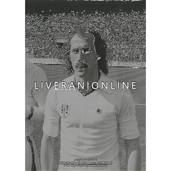 RETROSPETTIVA FRANCESCO CASAGRANDE CALCIATORE NELLA FOTO FRANCESCO CASAGRANDE CON LA MAGLIA DEL CAGLIARI CALCIO AG ALDO LIVERANI SAS