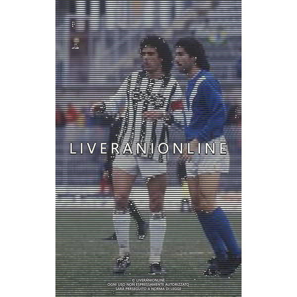 RETROSPETTIVA WALTER CASAGRANDE CALCIATORE NELLA FOTO WALTER CASAGRANDE CON LA MAGLIA DELL\'ASCOLI CALCIO AG ALDO LIVERANI SAS