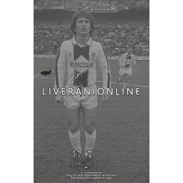 RETROSPETTIVA ZICO CALCIATORE NELLA FOTO ZICO CAMPIONATO 1984-1985 AG ALDO LIVERANI SAS