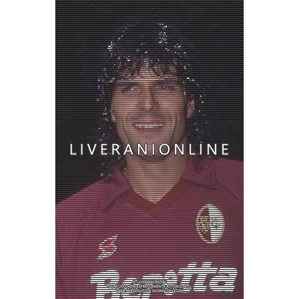RETROSPETTIVA ROBERTO POLICANO CALCIATORE NELLA FOTO ROBERTO POLICANO CON LA MAGLIA DEL TORINO CALCIO AG ALDO LIVERANI SAS