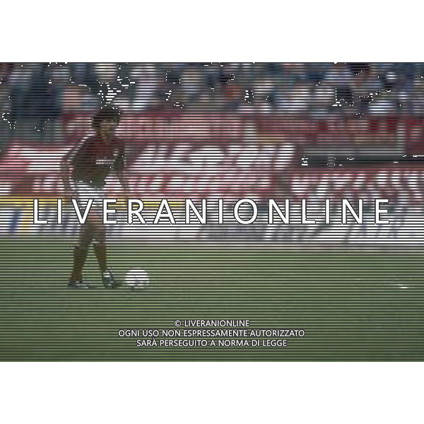 RETROSPETTIVA ROBERTO POLICANO CALCIATORE NELLA FOTO ROBERTO POLICANO CON LA MAGLIA DEL TORINO CALCIO AG ALDO LIVERANI SAS