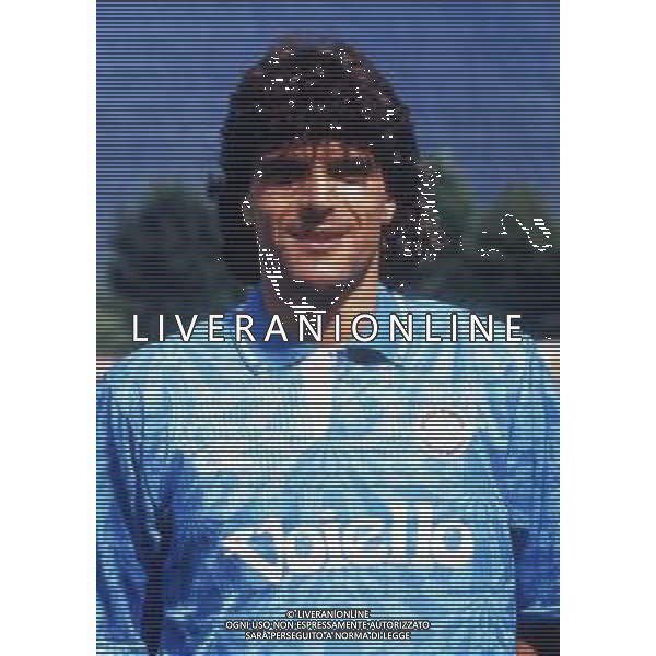 RETROSPETTIVA ROBERTO POLICANO CALCIATORE NELLA FOTO ROBERTO POLICANO CON LA MAGLIA DEL NAPOLI CALCIO AG ALDO LIVERANI SAS