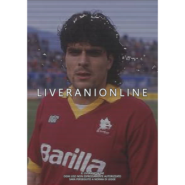 RETROSPETTIVA ROBERTO POLICANO CALCIATORE NELLA FOTO ROBERTO POLICANO CON LA MAGLIA DELLA ROMA CALCIO AG ALDO LIVERANI SAS