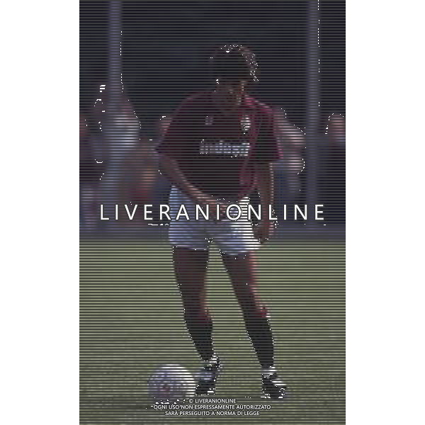 RETROSPETTIVA ROBERTO POLICANO CALCIATORE NELLA FOTO ROBERTO POLICANO CON LA MAGLIA DEL TORINO CALCIO AG ALDO LIVERANI SAS