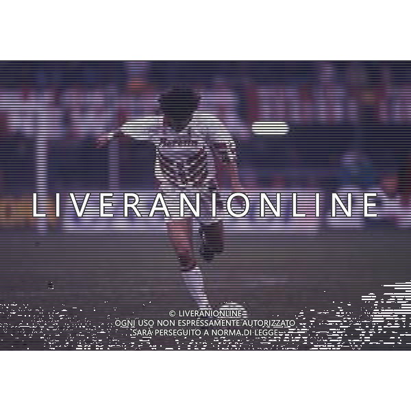 RETROSPETTIVA ROBERTO POLICANO CALCIATORE NELLA FOTO ROBERTO POLICANO CON LA MAGLIA DEL TORINO CALCIO AG ALDO LIVERANI SAS