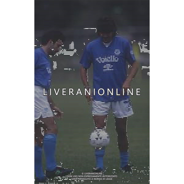RETROSPETTIVA ROBERTO POLICANO CALCIATORE NELLA FOTO ROBERTO POLICANO CON LA MAGLIA DEL NAPOLI CALCIO AG ALDO LIVERANI SAS