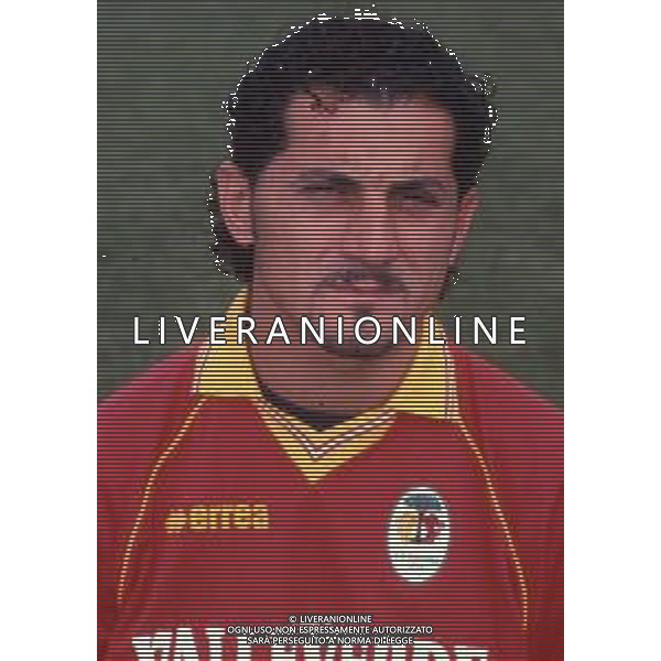 RETROSPETTIVA SEBASTIANO VECCHIOLA CALCIATORE NELLA FOTO SEBASTIANO VECCHIOLA CON LA MAGLIA DEL RAVENNA CALCIO AG ALDO LIVERANI SAS