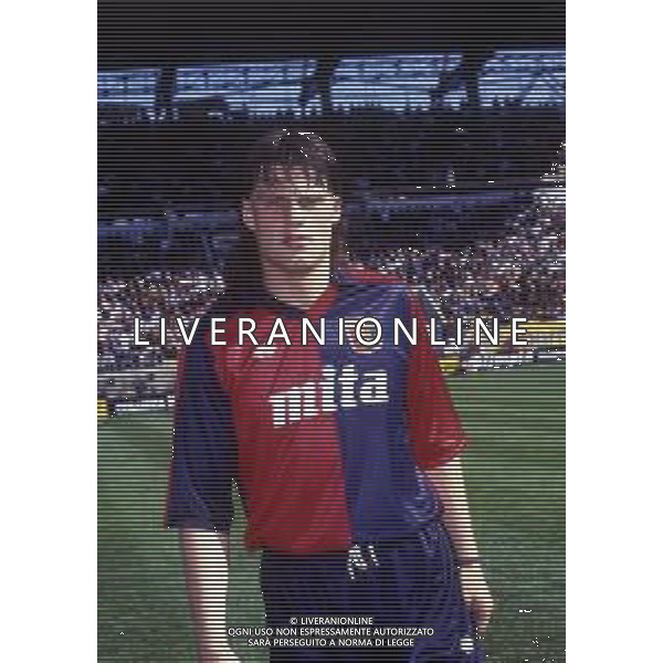 RETROSPETTIVA THOMAS SKUHRAVY CALCIATORE MELLA FOTO THOMAS SKUHRAVY CON LA MAGLIA DEL GENOA CALCIO AG ALDO LIVERANI SAS