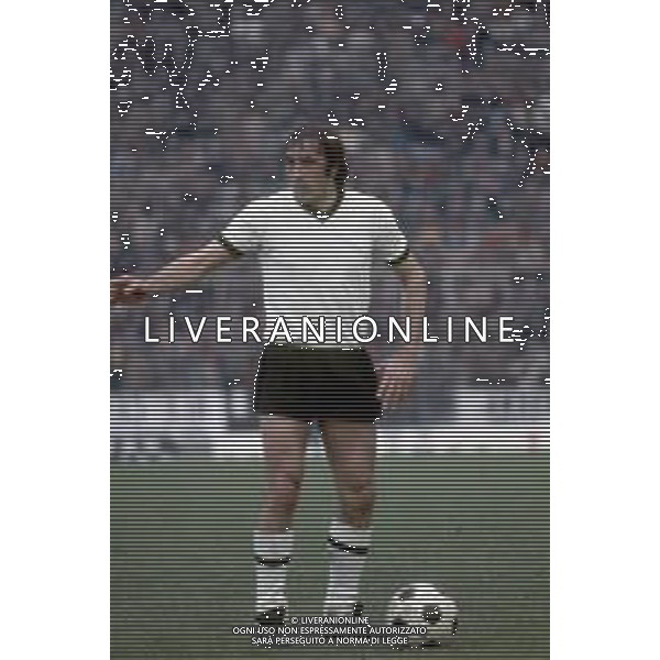RETROSPETTIVA FESTA BATTISTA CALCIATORE NELLA FOTO FESTA BATTISTA AG ALDO LIVERANI SAS