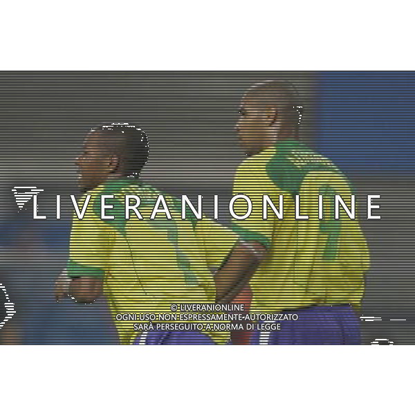 Lipsia 16/06/2005 Confederations Cup 2005 Brasile-Grecia 3-0 nella foto: Robinho-Adriano foto: Marco Luzzani / Ag.Aldo Liverani