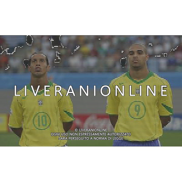 Lipsia 16/06/2005 Confederations Cup 2005 Brasile-Grecia 3-0 nella foto:ronaldinho e adriano foto: Marco Luzzani / Ag.Aldo Liverani