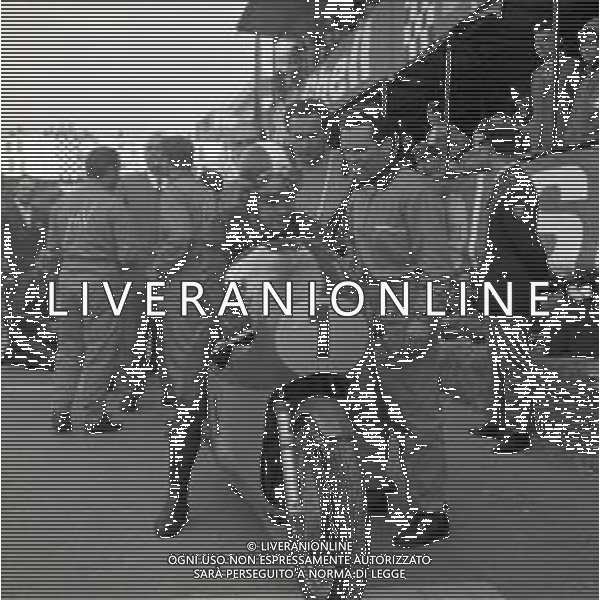 RETROSPETTIVA GIACOMO AGOSTINI PILOTA MOTOCICLISMO NELLA FOTO GIACOMO AGOSTINI NELL\'ANNO 1969 A RIMINI AL PREMIO SHELL AG ALDO LIVERANI SAS