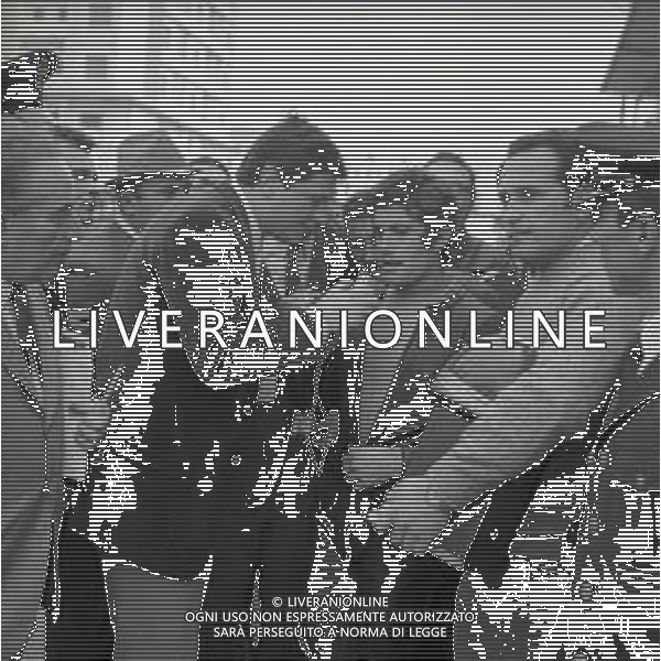 RETROSPETTIVA GIACOMO AGOSTINI PILOTA MOTOCICLISMO NELLA FOTO GIACOMO AGOSTINI NELL\'ANNO 1969 A RIMINI AL PREMIO SHELL AG ALDO LIVERANI SAS