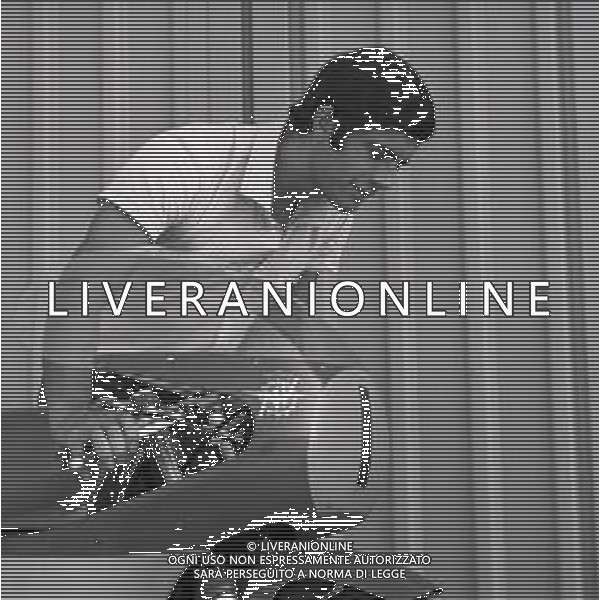 RETROSPETTIVA GIACOMO AGOSTINI PILOTA MOTOCICLISMO NELLA FOTO GIACOMO AGOSTINI NELL\'ANNO 1968 A RIMINI AL PREMIO SHELL AG ALDO LIVERANI SAS