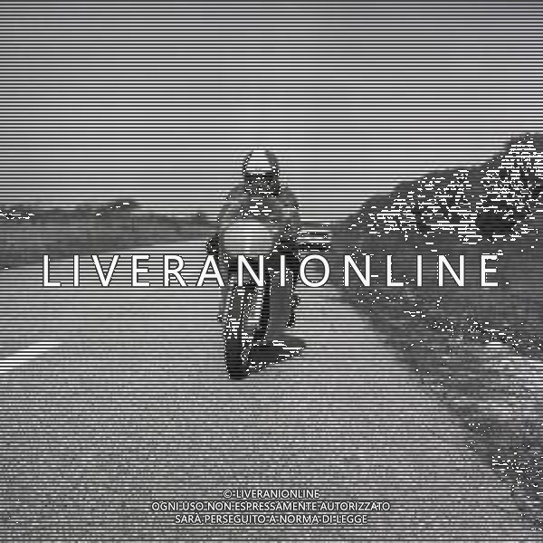 RETROSPETTIVA GIACOMO AGOSTINI PILOTA MOTOCICLISMO NELLA FOTO GIACOMO AGOSTINI NELL\'ANNO 1971 CASCINA COSTA AG ALDO LIVERANI SAS