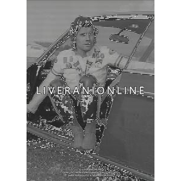 RETROSPETTIVA GIACOMO AGOSTINI PILOTA MOTOCICLISMO NELLA FOTO GIACOMO AGOSTINI NELL\'ANNO 1972 A CASCINA COSTA AG ALDO LIVERANI SAS