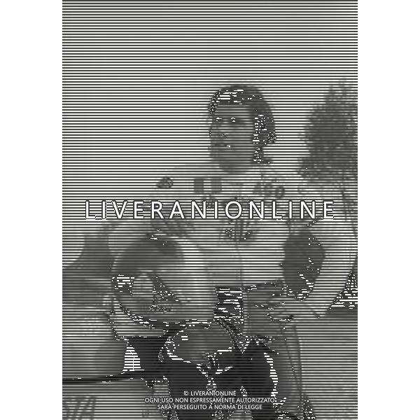 RETROSPETTIVA GIACOMO AGOSTINI PILOTA MOTOCICLISMO NELLA FOTO GIACOMO AGOSTINI NELL\'ANNO 1972 A CASCINA COSTA AG ALDO LIVERANI SAS