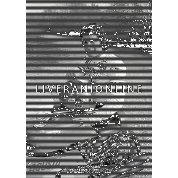 RETROSPETTIVA GIACOMO AGOSTINI PILOTA MOTOCICLISMO NELLA FOTO GIACOMO AGOSTINI NELL\'ANNO 1972 A CASCINA COSTA AG ALDO LIVERANI SAS