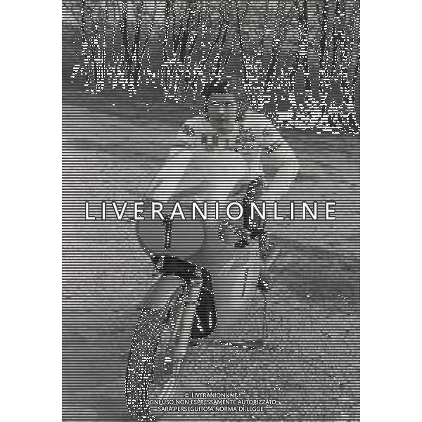 RETROSPETTIVA GIACOMO AGOSTINI PILOTA MOTOCICLISMO NELLA FOTO GIACOMO AGOSTINI NELL\'ANNO 1972 A CASCINA COSTA AG ALDO LIVERANI SAS