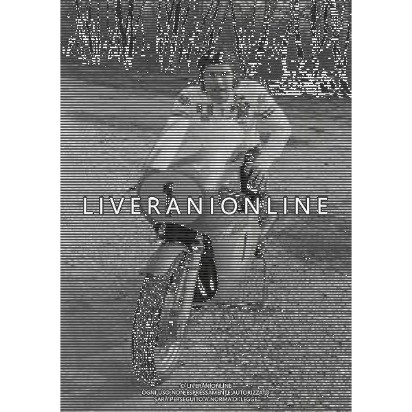 RETROSPETTIVA GIACOMO AGOSTINI PILOTA MOTOCICLISMO NELLA FOTO GIACOMO AGOSTINI NELL\'ANNO 1972 A CASCINA COSTA AG ALDO LIVERANI SAS