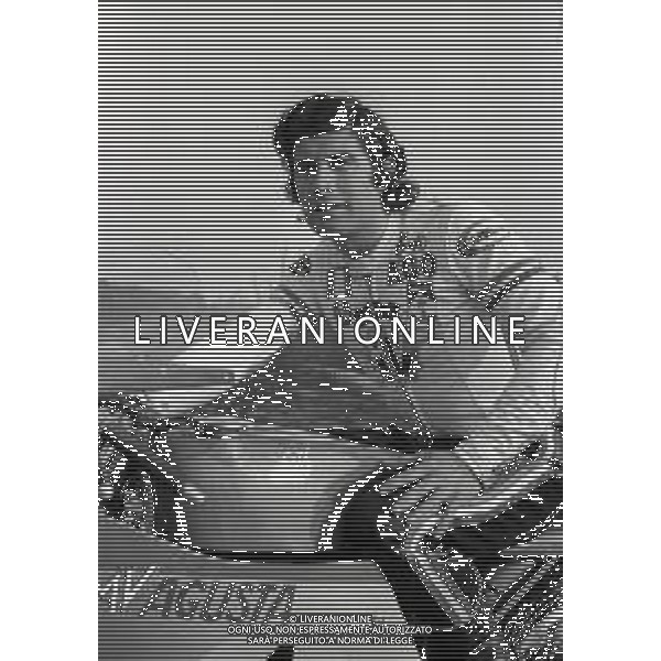 RETROSPETTIVA GIACOMO AGOSTINI PILOTA MOTOCICLISMO NELLA FOTO GIACOMO AGOSTINI NELL\'ANNO 1972 A CASCINA COSTA AG ALDO LIVERANI SAS